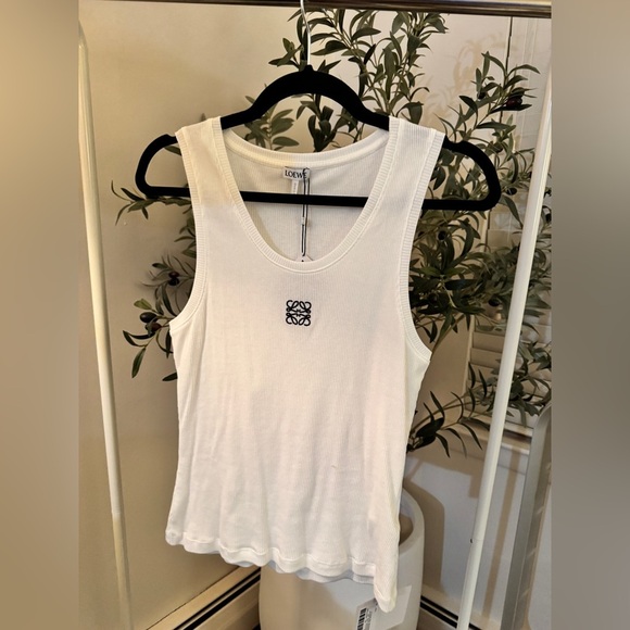 NWT Loewe White Tank Top
Anagram tank top in cotton Size XL - Picture 10 of 12